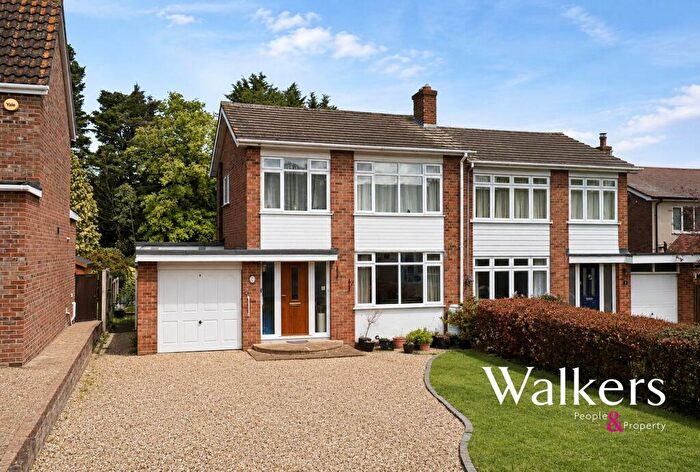 3 Bedroom Semi-Detached House For Sale In Docklands Avenue, Ingatestone, CM4