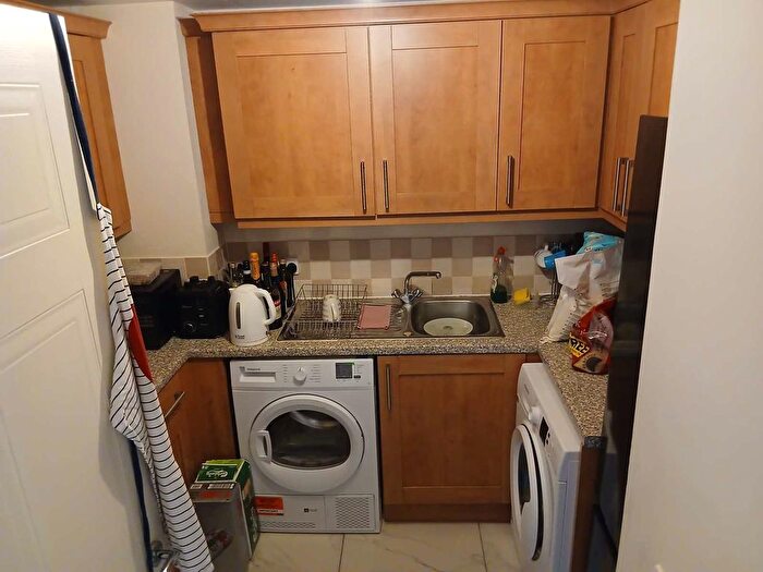 2 Bedroom Flat For Sale In Hermitage Close, London, SE2