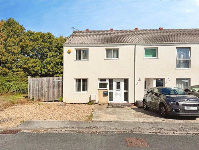3 Bedroom End Of Terrace House For Sale In Forbes Close, Lordshill, Southampton, Hampshire, SO16