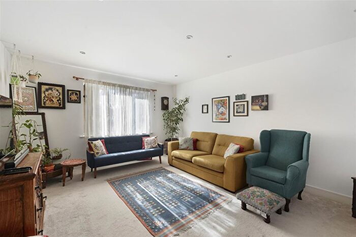 3 Bedroom Detached House For Sale In Romney Road, Allington, ME16