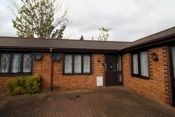 1 Bedroom Bungalow To Rent In Matthews Court, Beresford Road, Gillingham, Kent, ME7