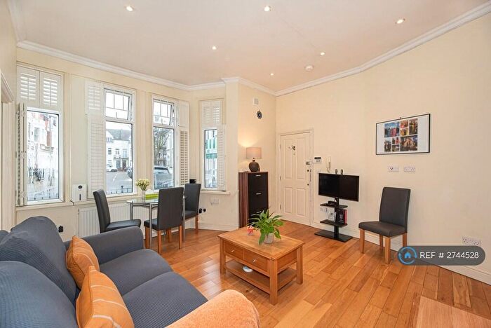 1 Bedroom Flat To Rent In Mysore Road, London, SW11
