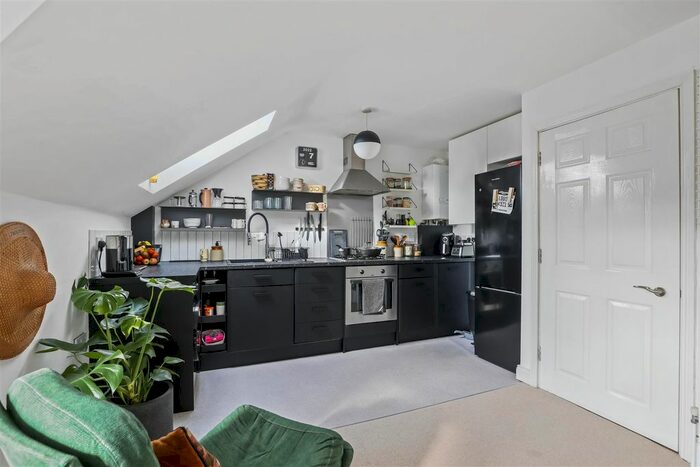 1 Bedroom Flat To Rent In Blackbird Road, Leicester, LE4