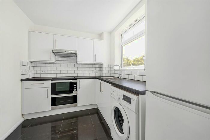 2 Bedroom Flat To Rent In Dorrington Court, South Norwood Hill, SE25