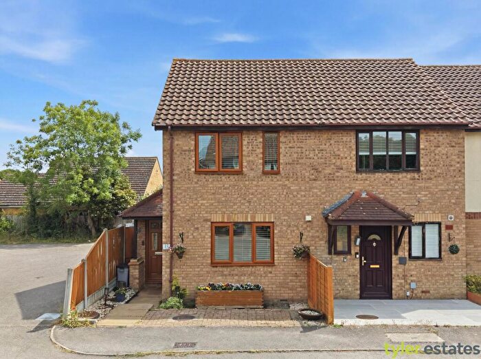 2 Bedroom End Of Terrace House For Sale In Ellswood, Steeple View, SS15