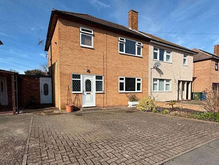 4 Bedroom Semi Detached House For Sale In Wulfstan Way, Cambridge, CB1