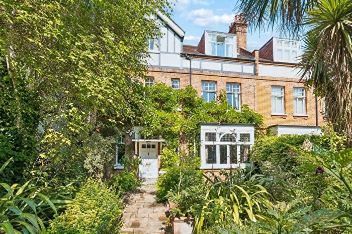 8 Bedroom Semi-Detached House For Sale In Platts Lane, Hampstead, NW3