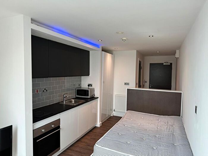 Studio To Rent In Headford Street, Sheffield, S3