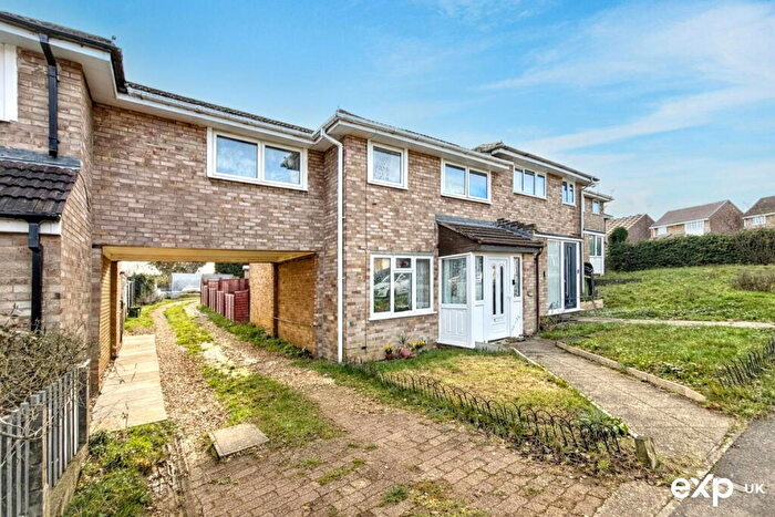 4 Bedroom Terraced House For Sale In Bushy Close, Bletchley, Milton Keynes, MK3