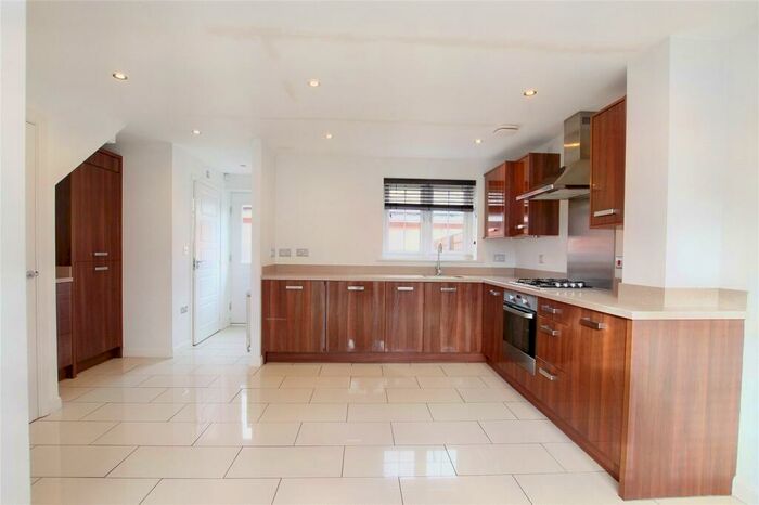 3 Bedroom Detached House To Rent In Derwentwater Road, Gateshead, Tyne And Wear, NE8