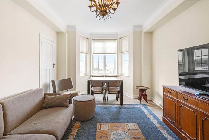 1 Bedroom Flat To Rent In Mortimer Court, Abbey Road, NW8