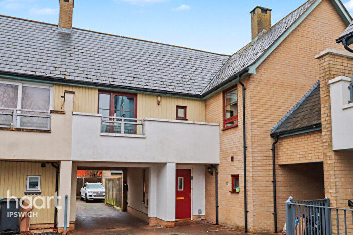 4 Bedroom Link Detached House For Sale In Tayberry Place, Ipswich, IP3