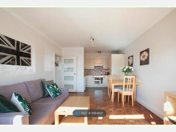 1 Bedroom Flat To Rent In Glenmore, Putney, SW15