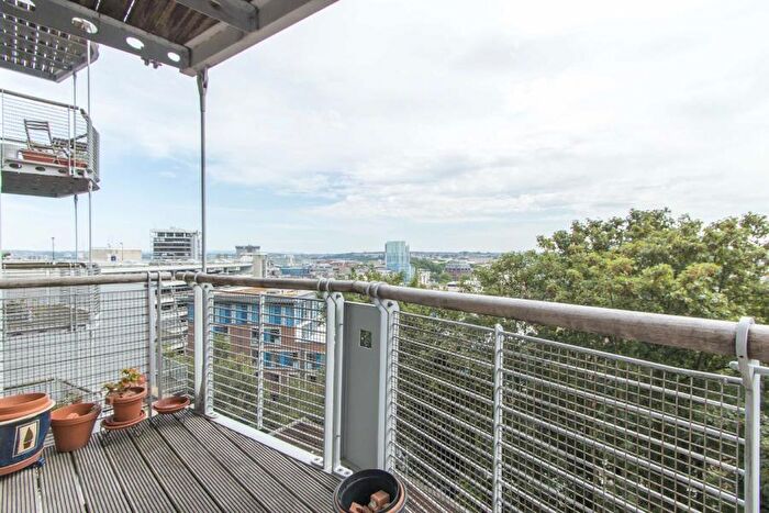 2 Bedroom Apartment To Rent In The Panoramic - City Centre, BS1