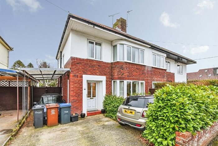 3 Bedroom Semi Detached House For Sale In Deansway, Chippenham, SN15