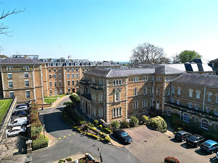4 Bedroom Apartment For Sale In Princess Park Manor, Royal Drive, London, N11