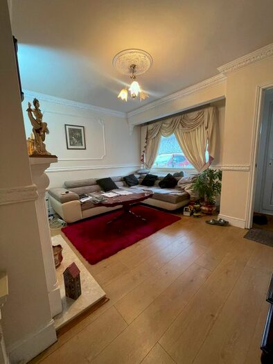 2 Bedroom Semi-Detached House To Rent In Calbourne Avenue, Hornchurch, RM12