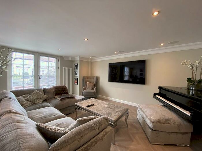 2 Bedroom Flat To Rent In Marine Gate Mansions, Promenade, Southport, Merseyside., PR9