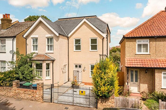 3 Bedroom Semi Detached House To Rent In Tolworth Road, Surbiton, KT6