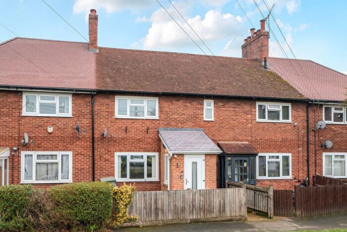 3 Bedroom Terraced House For Sale In Campfield Road, London, SE9