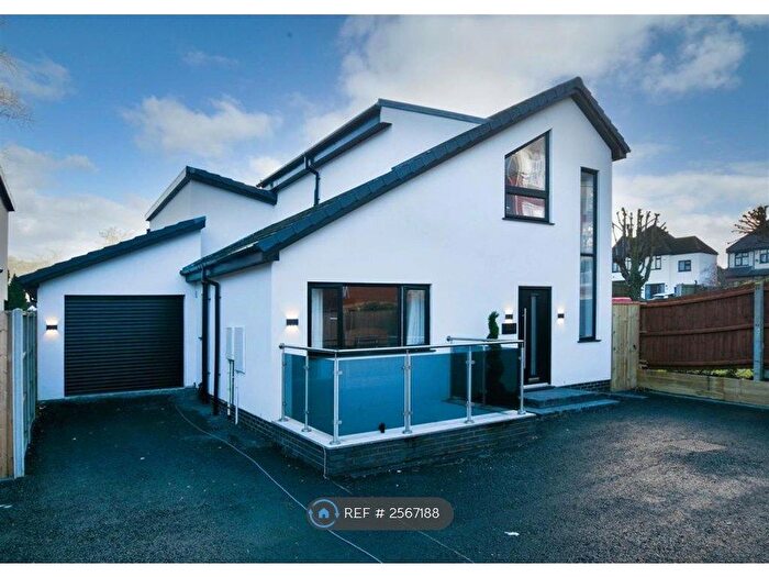 4 Bedroom Detached House To Rent In Goldthorn Hill, Wolverhampton, WV2