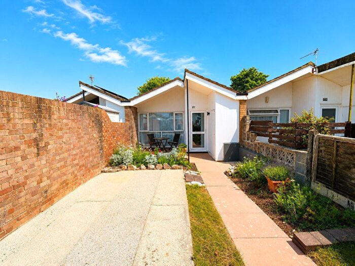 2 Bedroom Terraced Bungalow For Sale In Cumber Drive, Brixham, Devon, TQ5