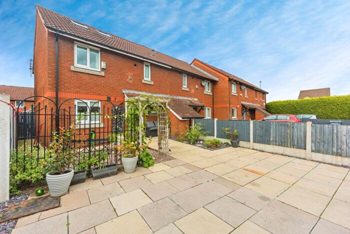 4 Bedroom End Of Terrace House For Sale In Cutgate Close, Manchester, Greater Manchester, M23