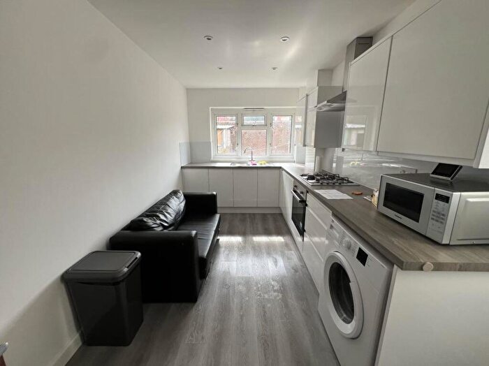4 Bedroom House To Rent In Oxford Avenue, Southampton, SO14