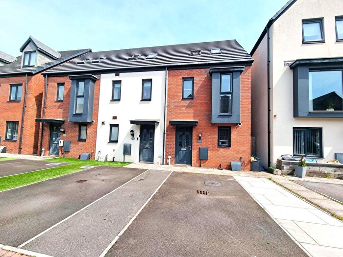 3 Bedroom End Of Terrace House For Sale In Heol Tapscott, Barry, CF62