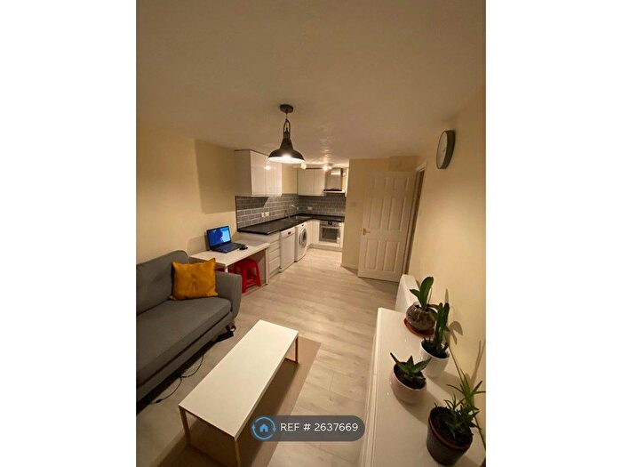 1 Bedroom Flat To Rent In Tynemouth Road, London, SE18
