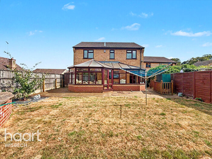 4 Bedroom Detached House For Sale In Churchfield Way, Wisbech St Mary, PE13