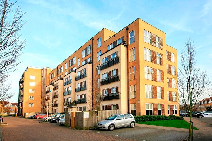 2 Bedroom Flat For Sale In Greenbank Court, Isleworth, TW7