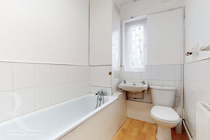 2 Bedroom Flat To Rent In All Souls Avenue, London, NW10