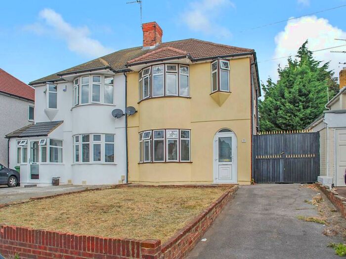 3 Bedroom House To Rent In Parsonage Manor Way, Belvedere, Kent, DA17