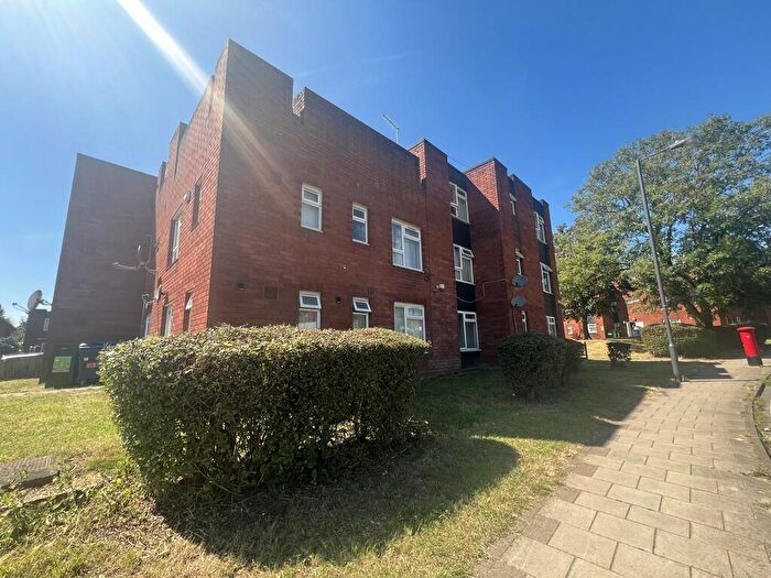 1 Bedroom Flat To Rent In Mercer Place, Pinner, HA5