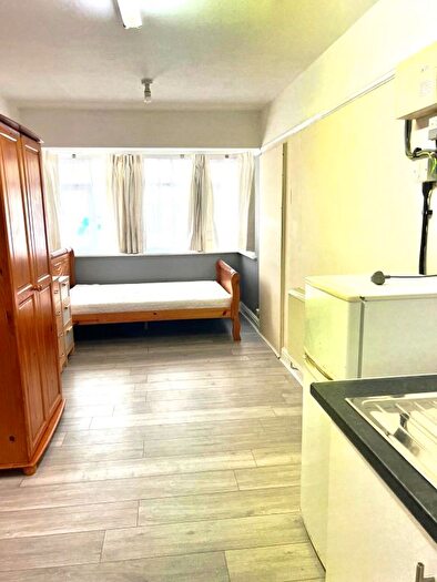 Studio To Rent In Kings Road, South Harrow, HA2