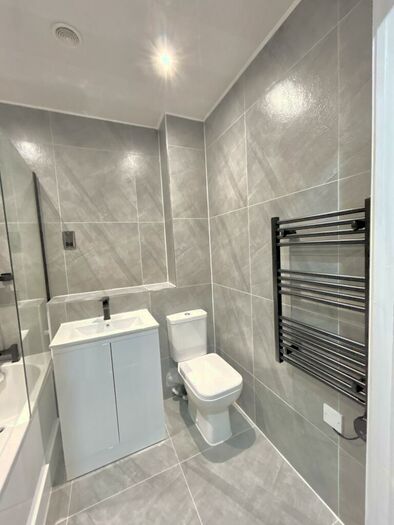 2 Bedroom Flat To Rent In Warstone Lane, Birmingham, West Midlands, B18