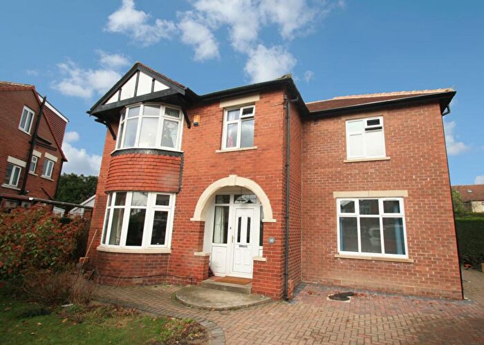 5 Bedroom House To Rent In Moor Allerton Drive, Leeds, West Yorkshire, LS17