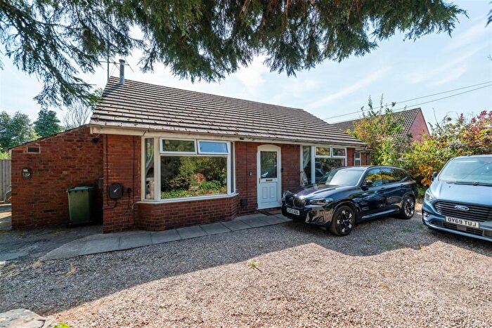 5 Bedroom Detached Bungalow For Sale In King Street, Alfreton, DE55