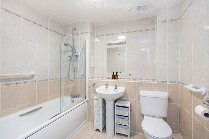 2 Bedroom Retirement Property For Sale In The Firs, Claygate, KT10
