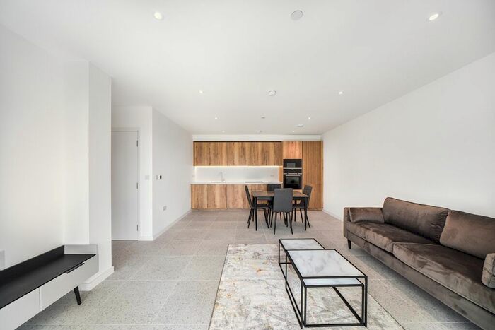 2 Bedroom Flat For Sale In Sidney Street, London, E1