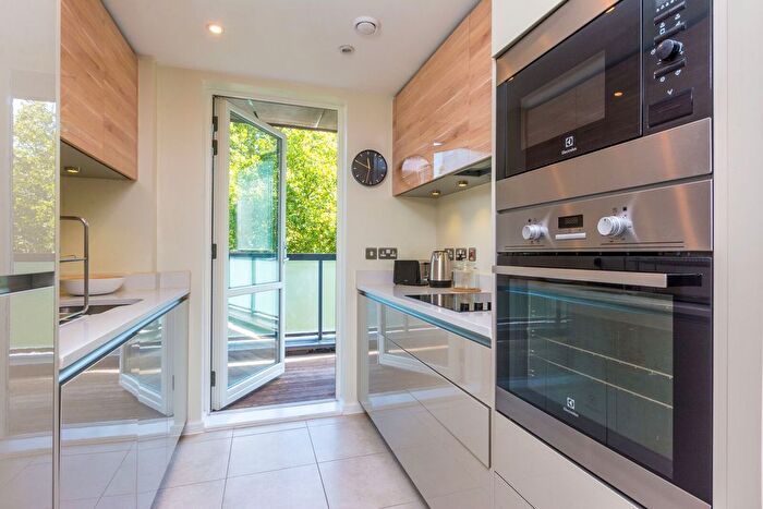2 Bedroom Flat For Sale In Bollo Bridge Road, Acton, London, W3