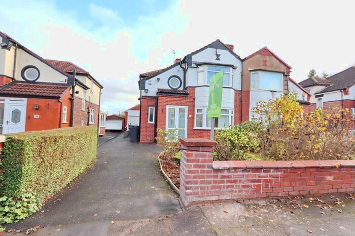 3 Bedroom Semi-Detached House To Rent In Edenfield Road, Prestwich, Manchester, M25