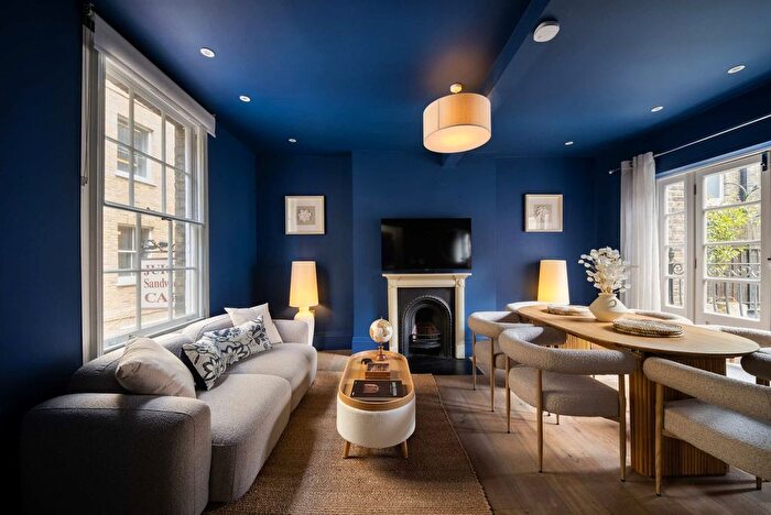 3 Bedroom Flat To Rent In Mayfair, W1J
