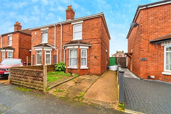 3 Bedroom Semi-Detached House For Sale In Steuart Road, Southampton, SO18