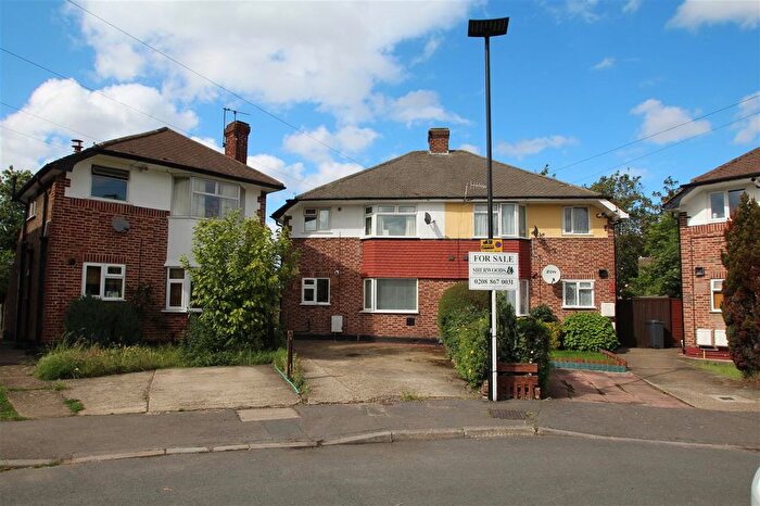 2 Bedroom Maisonette For Sale In Elmcroft Close, Bedfont, TW14