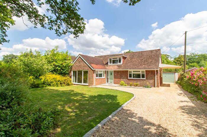 4 Bedroom Chalet To Rent In Wedmans Lane, Rotherwick, Hook, RG27