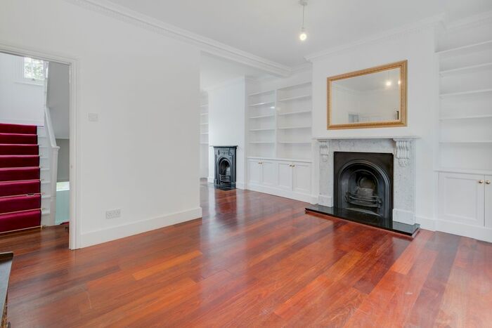 3 Bedroom Town House To Rent In Ashburnham Place, London, SE10