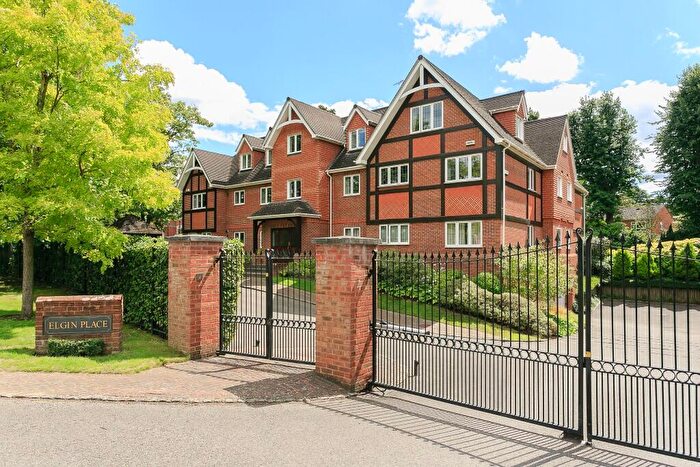 2 Bedroom Flat To Rent In Elgin Place, St. Georges Avenue, Weybridge, KT13