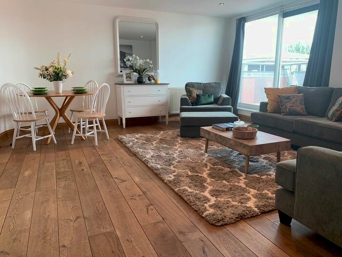 1 Bedroom Flat To Rent In Watkin Road, Leicester, LE2